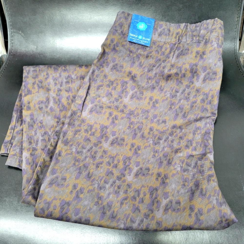 Soft Surroundings Metro Leggings Grey Animal Print